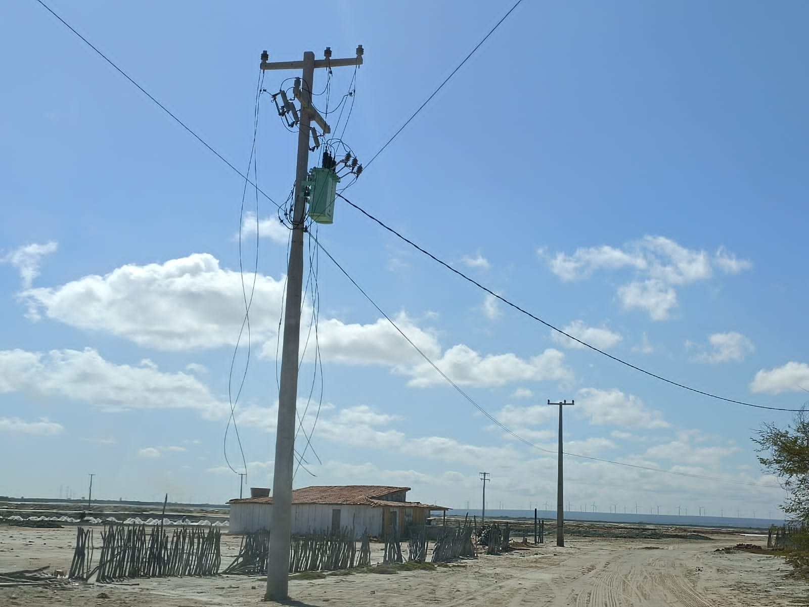 Fiação furtada na comunidade Córrego, em Grossos - Foto Misael Alcântara - 20092022.JPG