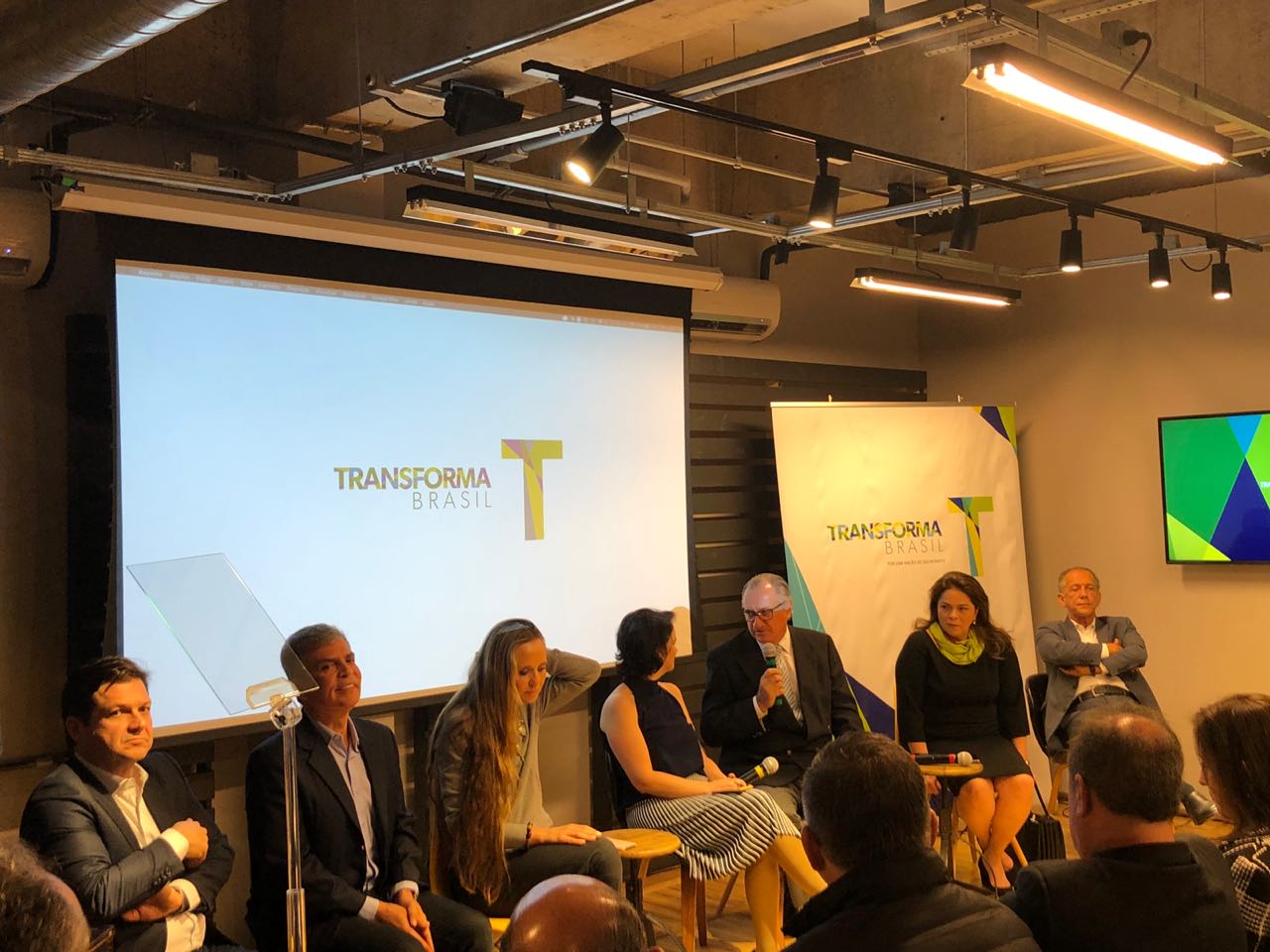 executivos_da_neoenergia_no_evento_de_lancamento_da_plataforma_digital_transforma_brasil.jpeg